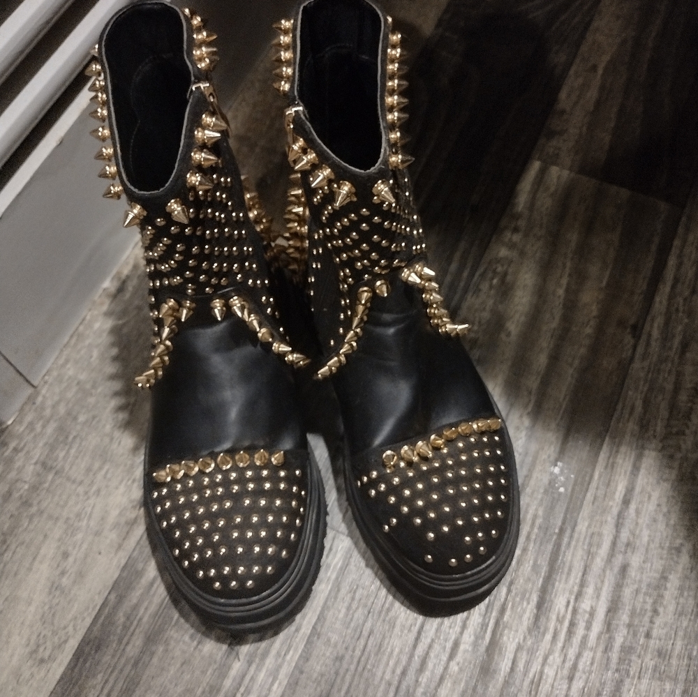 Spikes Leather mid boots